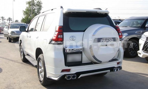 Acheter Import Voiture Toyota Prado Blanc à Import - Dubai, Zambie Acheter Import Voiture Toyota Prado Blanc à Import - Dubai, Zambie