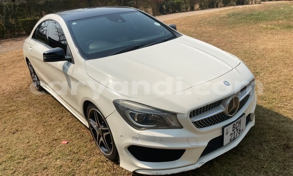 Buy Used Mercedes-Benz C-Classe White Car in Ndola in Zambia