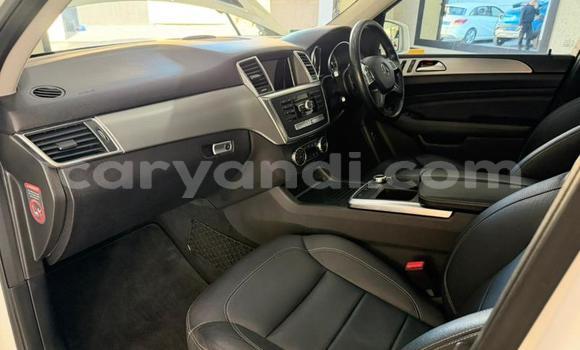 Buy Used Mercedes‒Benz ML–Class White Car in Chililabombwe in Copperbelt Buy Used Mercedes‒Benz ML–Class White Car in Chililabombwe in Copperbelt