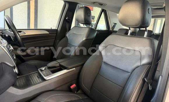 Buy Used Mercedes‒Benz ML–Class White Car in Chililabombwe in Copperbelt Buy Used Mercedes‒Benz ML–Class White Car in Chililabombwe in Copperbelt