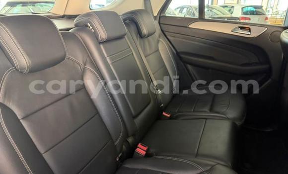 Buy Used Mercedes‒Benz ML–Class White Car in Chililabombwe in Copperbelt Buy Used Mercedes‒Benz ML–Class White Car in Chililabombwe in Copperbelt