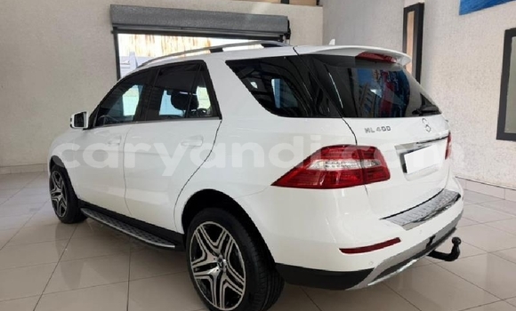Buy Used Mercedes‒Benz ML–Class White Car in Chililabombwe in Copperbelt Buy Used Mercedes‒Benz ML–Class White Car in Chililabombwe in Copperbelt