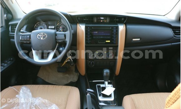 Acheter Import Voiture Toyota Fortuner Noir à Import - Dubai, Zambie Acheter Import Voiture Toyota Fortuner Noir à Import - Dubai, Zambie