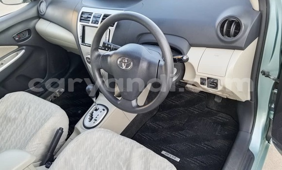 Acheter Import Voiture Toyota Belta Vert à Lusaka, Zambie