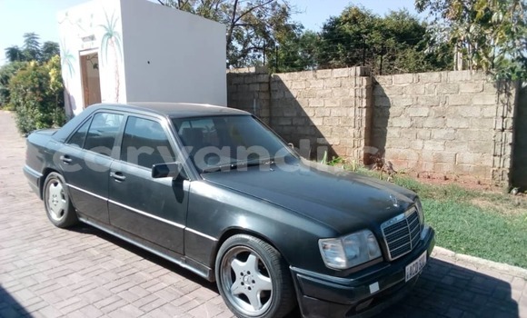 Acheter Occasion Voiture Mercedes‒Benz E-klasse AMG Noir à Lusaka, Zambie Acheter Occasion Voiture Mercedes‒Benz E-klasse AMG Noir à Lusaka, Zambie
