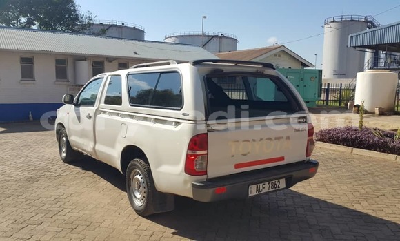 Acheter Occasion Voiture Toyota Hilux Blanc à Lusaka, Zambie Acheter Occasion Voiture Toyota Hilux Blanc à Lusaka, Zambie