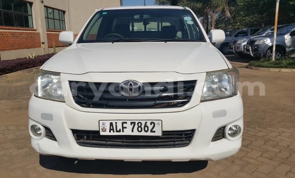 Acheter Occasion Voiture Toyota Hilux Blanc à Lusaka, Zambie Acheter Occasion Voiture Toyota Hilux Blanc à Lusaka, Zambie