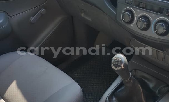 Acheter Occasion Voiture Toyota Hilux Blanc à Lusaka, Zambie Acheter Occasion Voiture Toyota Hilux Blanc à Lusaka, Zambie