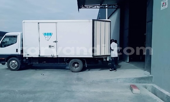 Acheter Occasion Utilitaire Mitsubishi Canter Blanc à Lusaka, Zambie Acheter Occasion Utilitaire Mitsubishi Canter Blanc à Lusaka, Zambie