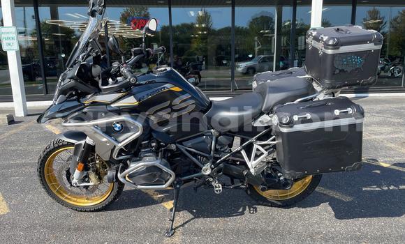 Buy Used BMW R1200GS Adventure Black Bike in Livingstone in Zambia Buy Used BMW R1200GS Adventure Black Bike in Livingstone in Zambia