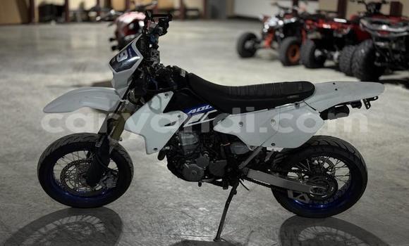 Nunua Ilio tumika Suzuki DR-Z Nyeupe Bike ndani ya Lusaka nchini Zambia Nunua Ilio tumika Suzuki DR-Z Nyeupe Bike ndani ya Lusaka nchini Zambia