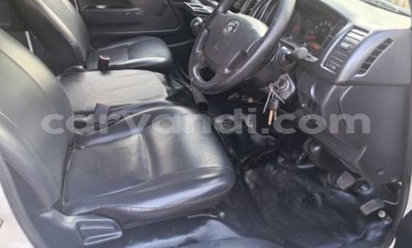 Buy Used Toyota Coaster White Car in Chililabombwe in Copperbelt Buy Used Toyota Coaster White Car in Chililabombwe in Copperbelt
