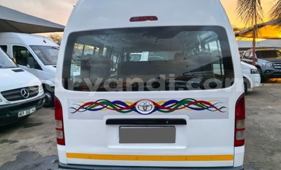 Buy Used Toyota Coaster White Car in Chililabombwe in Copperbelt Buy Used Toyota Coaster White Car in Chililabombwe in Copperbelt