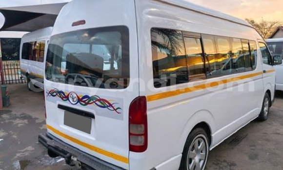 Buy Used Toyota Coaster White Car in Chililabombwe in Copperbelt Buy Used Toyota Coaster White Car in Chililabombwe in Copperbelt