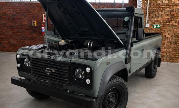 Buy Used Land Rover Defender Green Car in Chipata in Zambia Buy Used Land Rover Defender Green Car in Chipata in Zambia