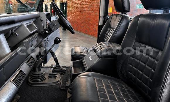 Buy Used Land Rover Defender Green Car in Chipata in Zambia Buy Used Land Rover Defender Green Car in Chipata in Zambia