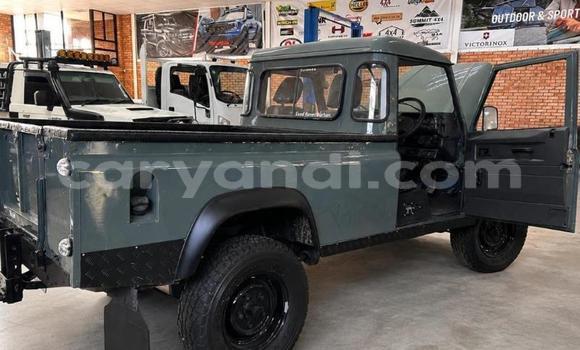 Buy Used Land Rover Defender Green Car in Chipata in Zambia Buy Used Land Rover Defender Green Car in Chipata in Zambia