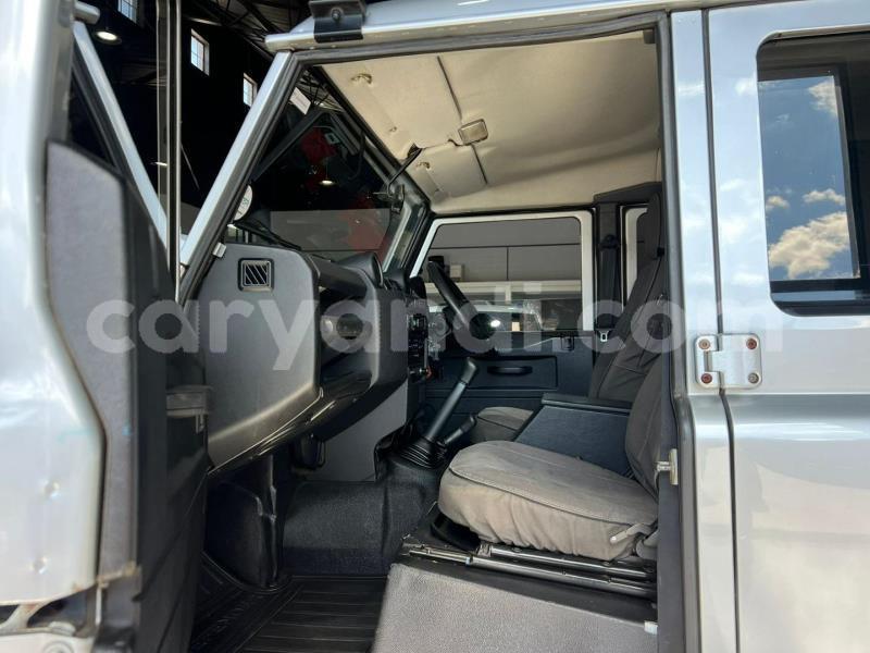 Big with watermark land rover defender southern choma 36511