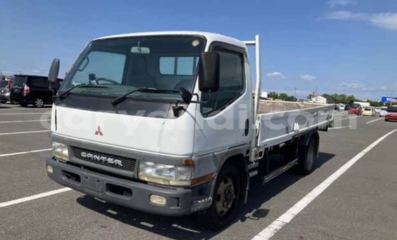 Buy Used Mitsubishi Canter White Truck in Lusaka in Zambia