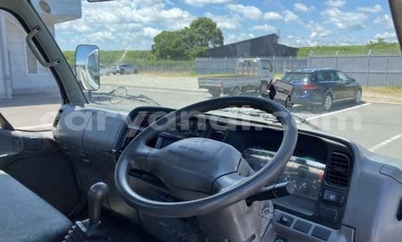 Buy Used Mitsubishi Canter White Truck in Lusaka in Zambia Buy Used Mitsubishi Canter White Truck in Lusaka in Zambia