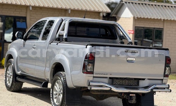 Buy Used Toyota Hilux Silver Car in Chambishi in Copperbelt Buy Used Toyota Hilux Silver Car in Chambishi in Copperbelt
