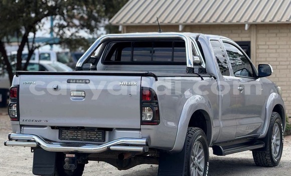 Buy Used Toyota Hilux Silver Car in Chambishi in Copperbelt Buy Used Toyota Hilux Silver Car in Chambishi in Copperbelt