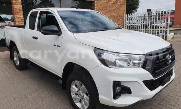 Buy Used Toyota Hilux White Car in Chilanga in Lusaka