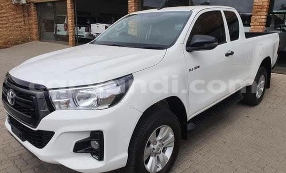 Buy Used Toyota Hilux White Car in Chilanga in Lusaka Buy Used Toyota Hilux White Car in Chilanga in Lusaka