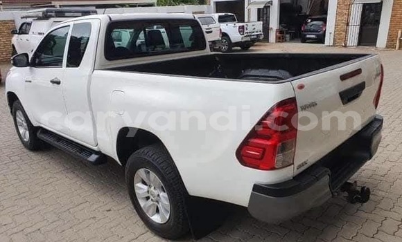 Buy Used Toyota Hilux White Car in Chilanga in Lusaka Buy Used Toyota Hilux White Car in Chilanga in Lusaka