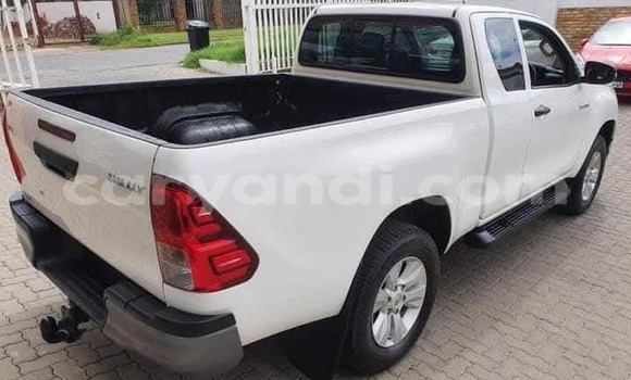 Buy Used Toyota Hilux White Car in Chilanga in Lusaka Buy Used Toyota Hilux White Car in Chilanga in Lusaka
