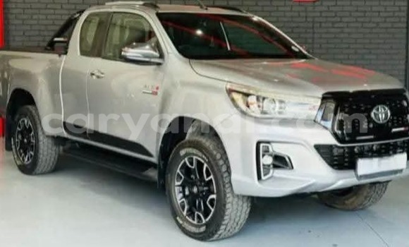 Buy Used Toyota Hilux Silver Car in Chingola in Zambia