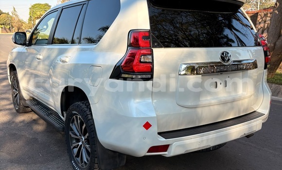 Buy Used Toyota Land Cruiser Prado White Car in Lusaka in Zambia Buy Used Toyota Land Cruiser Prado White Car in Lusaka in Zambia