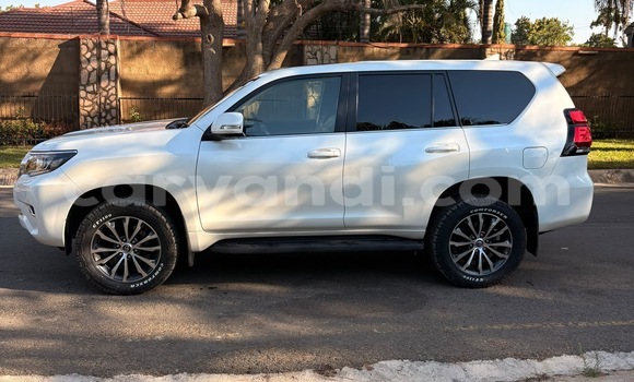 Buy Used Toyota Land Cruiser Prado White Car in Lusaka in Zambia Buy Used Toyota Land Cruiser Prado White Car in Lusaka in Zambia