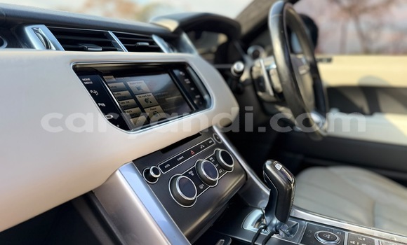 Buy Used Range Rover Range Rover White Car in Lusaka in Zambia