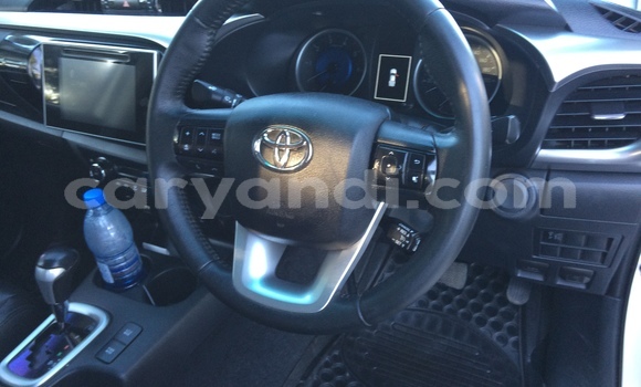 Acheter Occasion Voiture Toyota Hilux Blanc à Lusaka, Zambie Acheter Occasion Voiture Toyota Hilux Blanc à Lusaka, Zambie