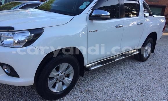 Acheter Occasion Voiture Toyota Hilux Blanc à Lusaka, Zambie Acheter Occasion Voiture Toyota Hilux Blanc à Lusaka, Zambie