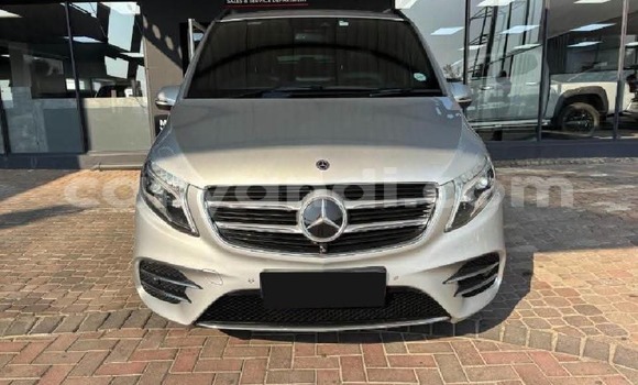 Buy Used Mercedes‒Benz V-klasse Silver Car in Siavonga in Southern Buy Used Mercedes‒Benz V-klasse Silver Car in Siavonga in Southern