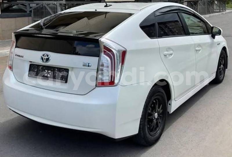 Big with watermark toyota prius zambia lusaka 37016