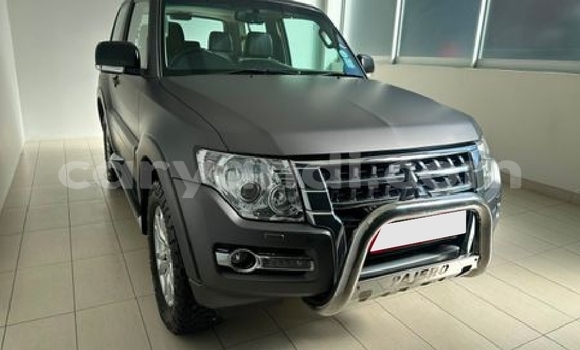 Buy Used Mitsubishi Pajero Silver Car in Chipata in Zambia
