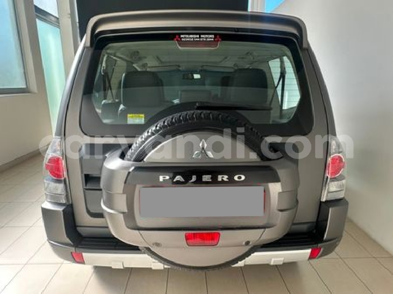 Big with watermark mitsubishi pajero zambia chipata 37090