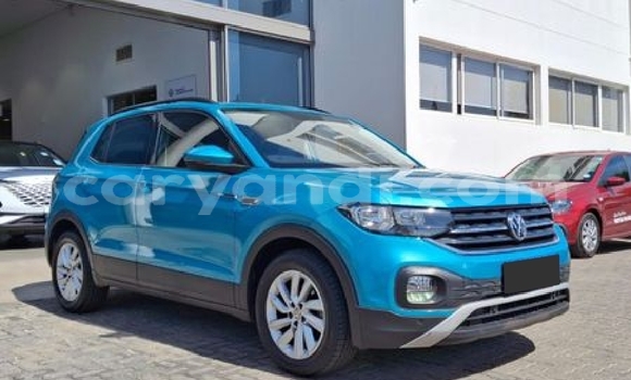 Buy Used Volkswagen T-Roc Blue Car in Solwezi in North-Western