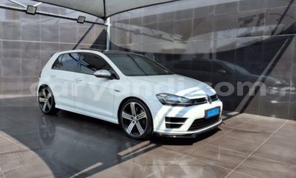 Buy Used Volkswagen Golf White Car in Siavonga in Southern