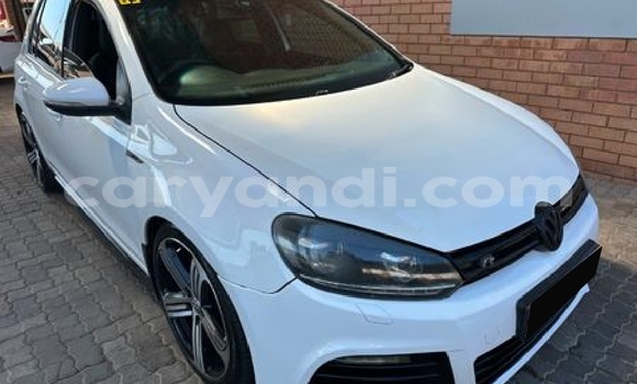 Buy Used Volkswagen Golf White Car in Samfya in Luapala