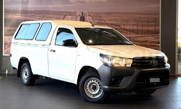 Buy Used Toyota Hilux White Car in Chipata in Zambia