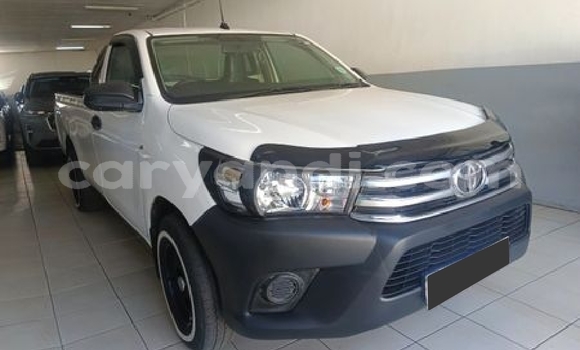 Buy Used Toyota Hilux White Car in Isoka in Northern