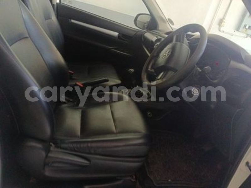 Big with watermark toyota hilux northern isoka 37531