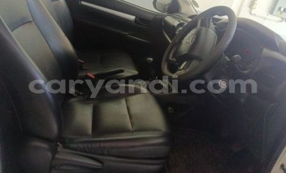 Buy Used Toyota Hilux White Car in Isoka in Northern Buy Used Toyota Hilux White Car in Isoka in Northern