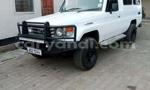 Buy Used Toyota Land Cruiser White Car in Lusaka in Zambia