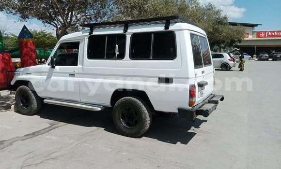 Buy Used Toyota Land Cruiser White Car in Lusaka in Zambia Buy Used Toyota Land Cruiser White Car in Lusaka in Zambia