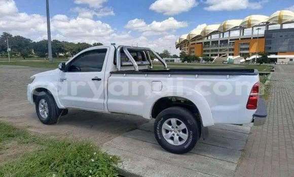 Buy Used Toyota Hilux White Car in Lusaka in Zambia Buy Used Toyota Hilux White Car in Lusaka in Zambia